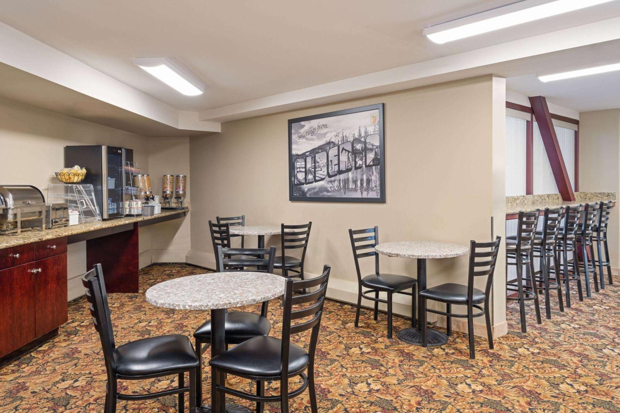 Super 8 By Wyndham Sherwood Park/Edmonton Area Exterior photo