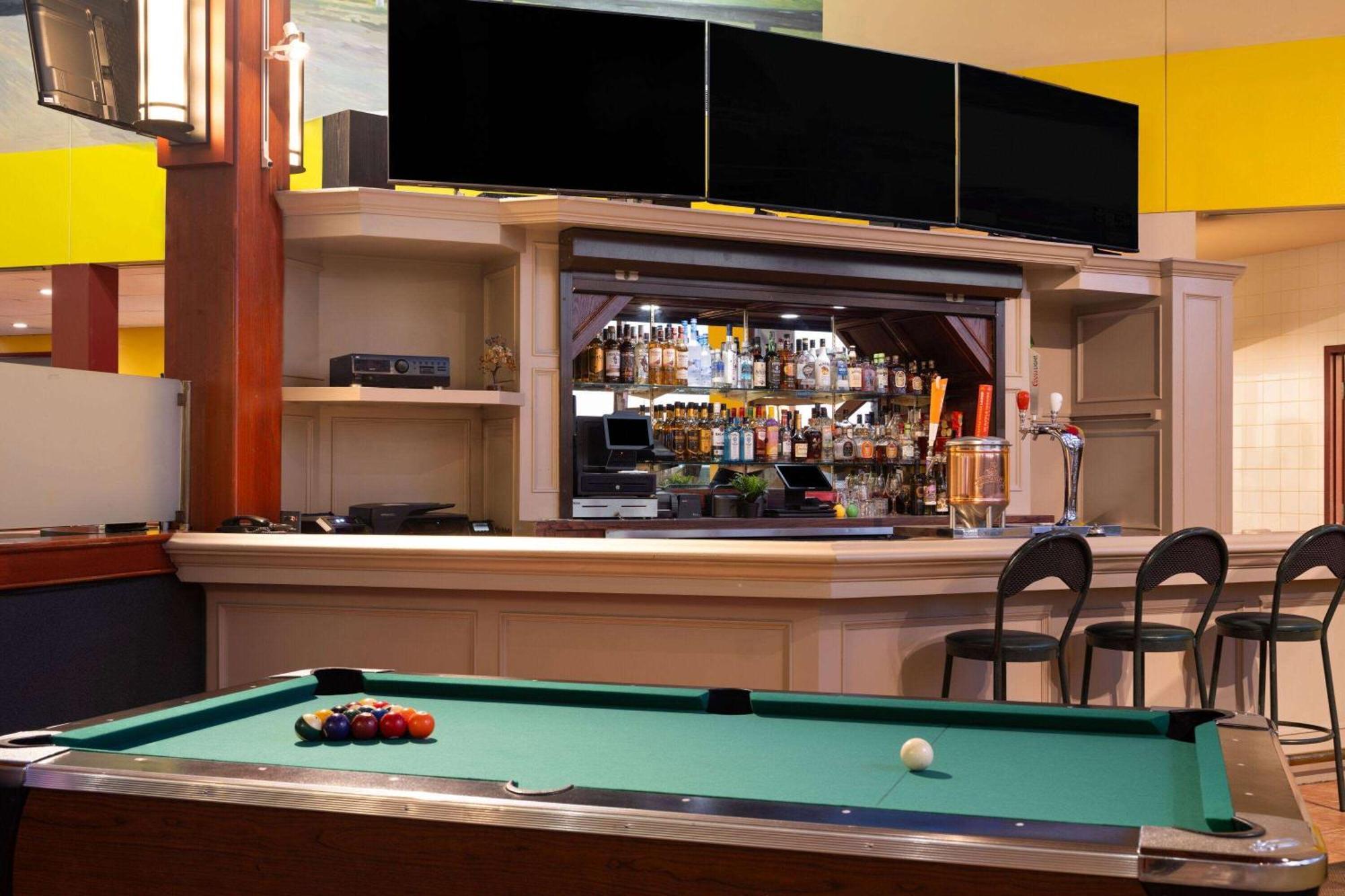 Super 8 By Wyndham Sherwood Park/Edmonton Area Exterior photo