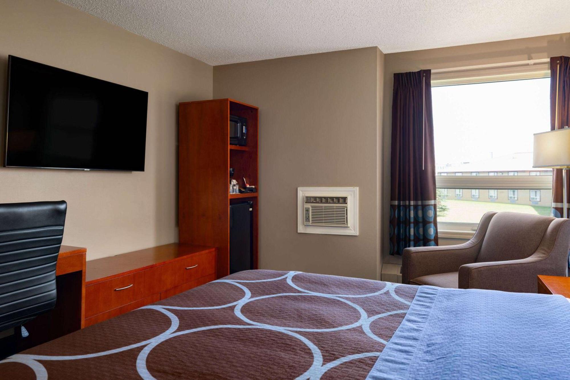 Super 8 By Wyndham Sherwood Park/Edmonton Area Exterior photo