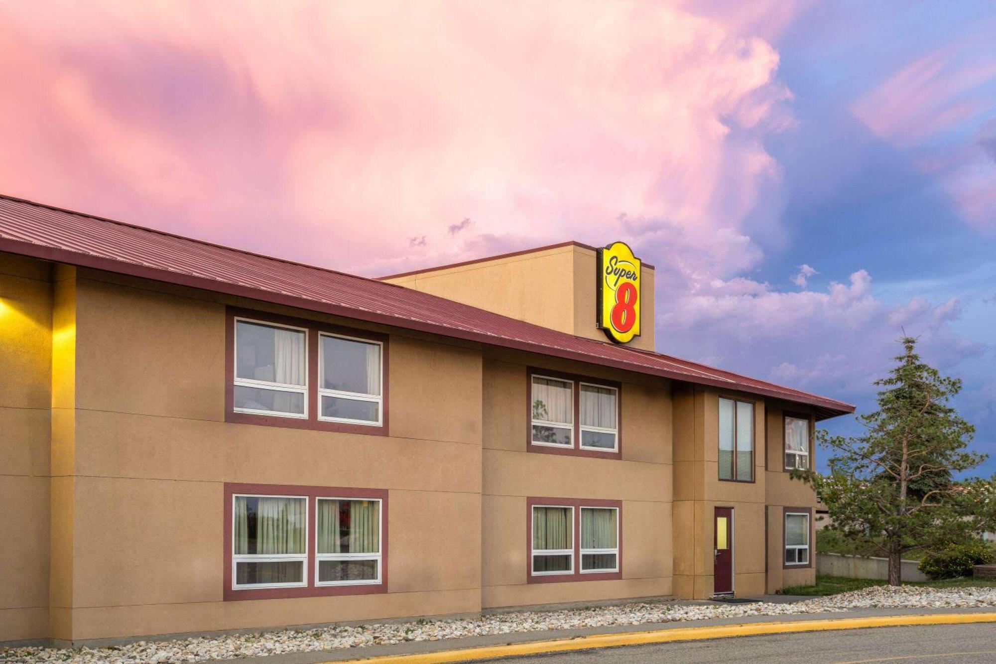 Super 8 By Wyndham Sherwood Park/Edmonton Area Exterior photo